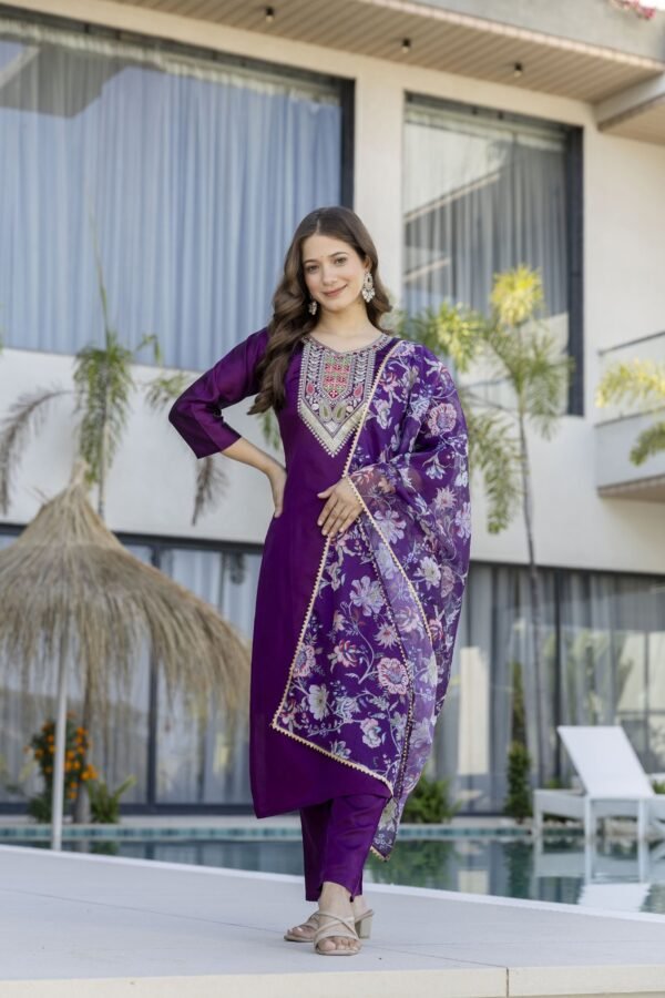 Purple embroidered Chanderi cotton kurta with pant and organza dupatta, front view