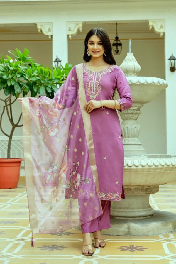 Mauve bead embroidered Chanderi silk kurta with pant and organza dupatta, front view